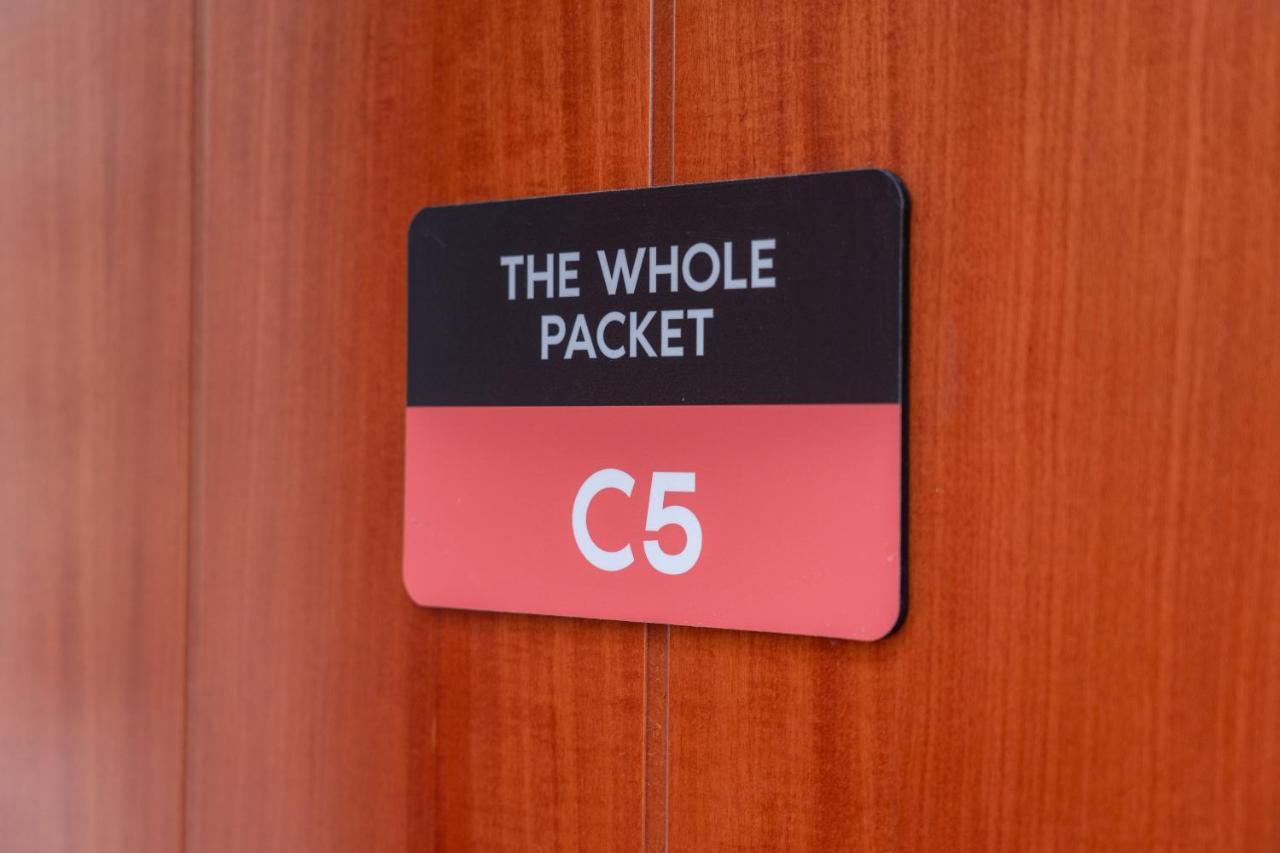 ラリサThe Whole Packet C5 Center With Parkingアパートメント エクステリア 写真